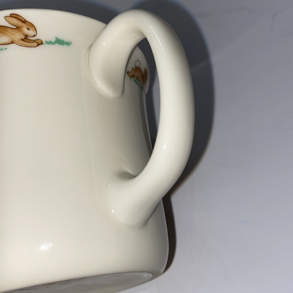 Vintage Bunnykins child’s two handled mug by Royal Doulton. - Picture 6 of 10